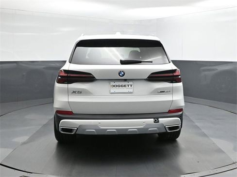 New 2026 BMW X5 sDrive40i image 8