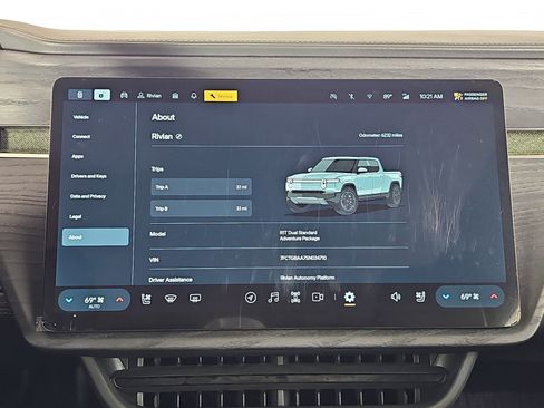 Used 2025 Rivian R1T Adventure image 27