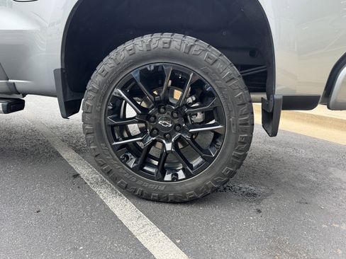 Used 2025 Chevrolet Silverado 1500 High Country AWD/4WD image 6