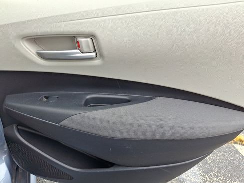 Used 2020 Toyota Corolla LE image 14