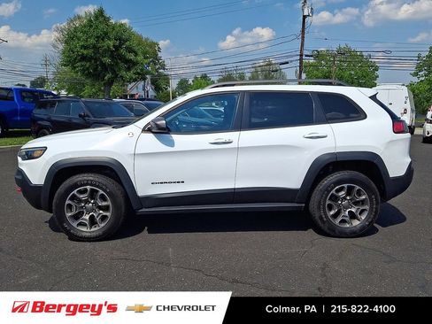 Used 2021 Jeep Cherokee Trailhawk w/ Sun, Sound & Nav Group AWD/4WD image 9