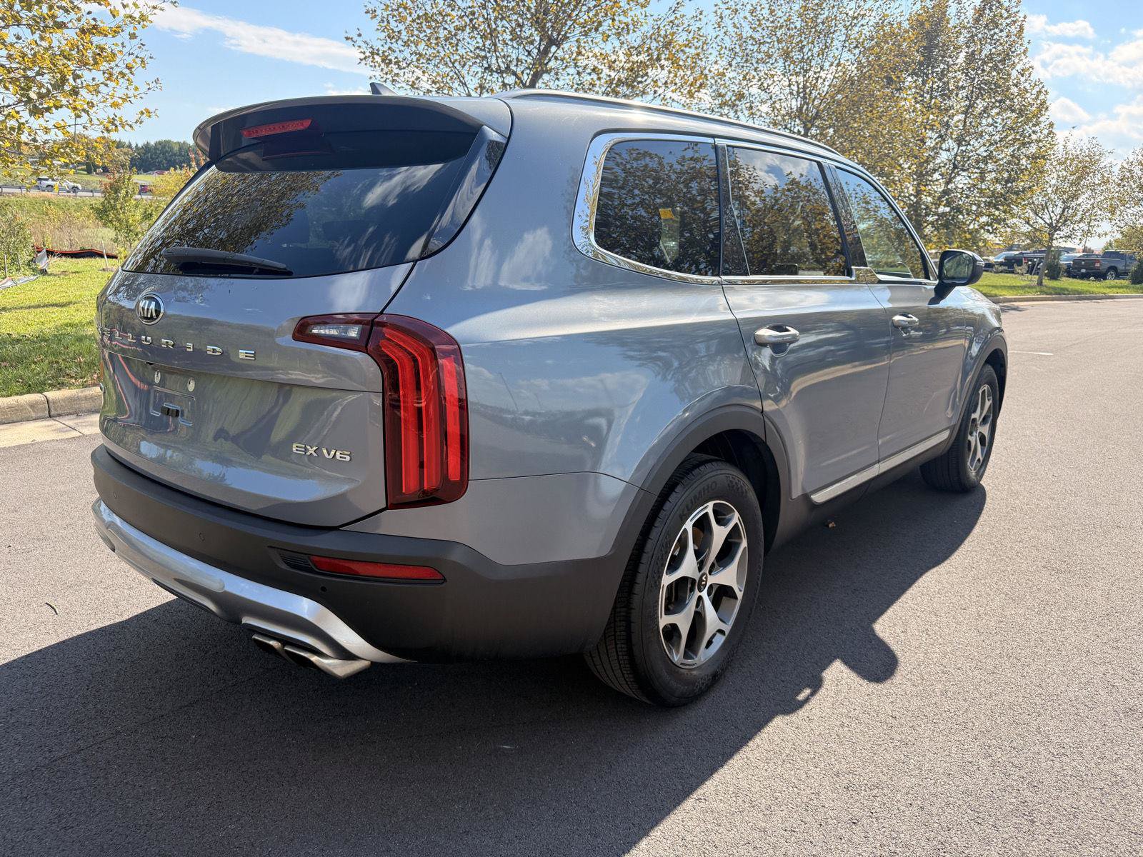 Used 2020 Kia Telluride EX AWD/4WD image 5