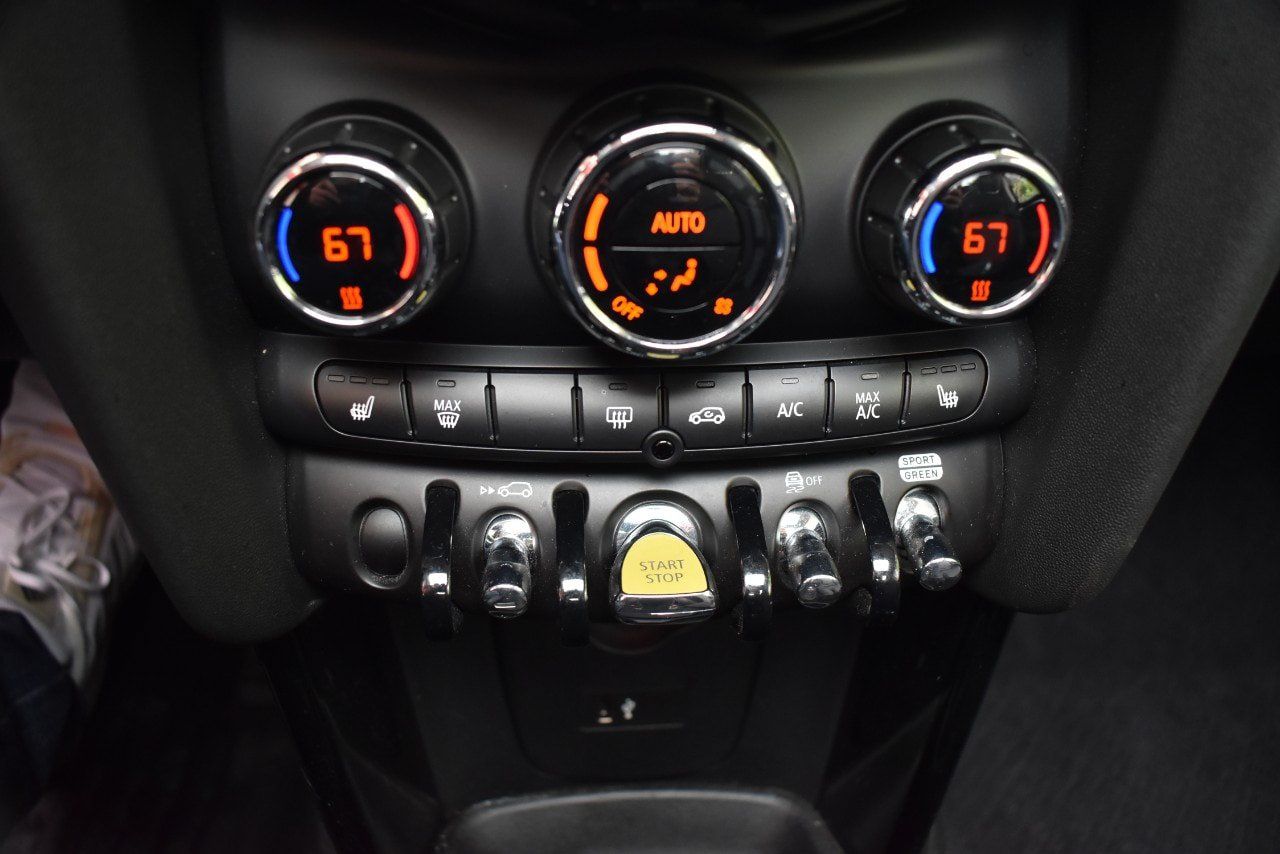 Used 2024 MINI Cooper SE FWD image 30