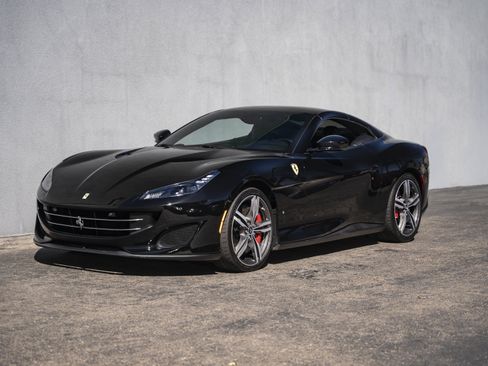 Certified 2019 Ferrari Portofino Convertible image 11