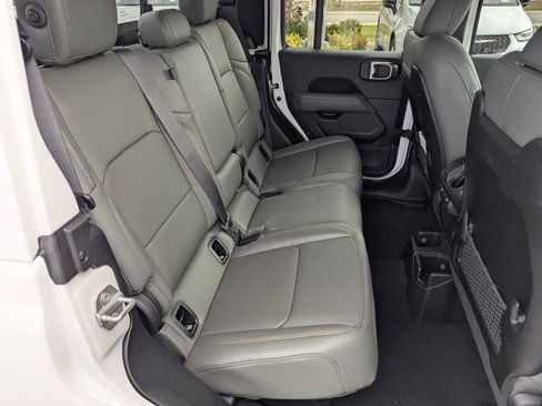 New 2026 Jeep Gladiator Mojave AWD/4WD image 32