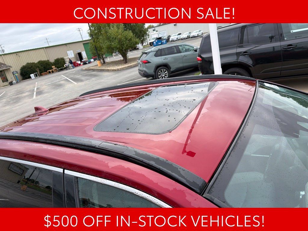 Used 2022 Toyota RAV4 XLE Premium AWD/4WD image 3