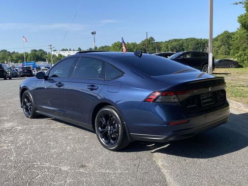 Certified 2025 Honda Accord SE image 3