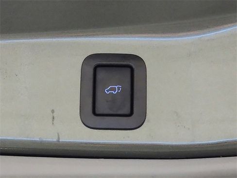 Used 2019 Toyota Highlander XLE image 37