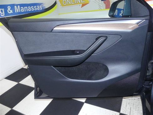 Used 2023 Tesla Model Y AWD image 22