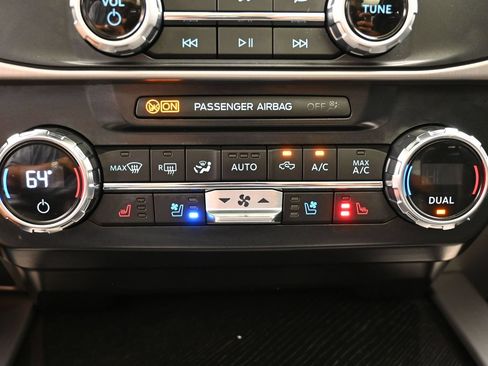 Used 2022 Ford F250 Platinum w/ Tremor Off-Road Package AWD/4WD image 50