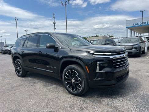 New 2026 Chevrolet Traverse LT w/ Sun and Wheel Package FWD image 1