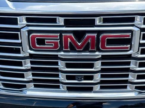 Certified 2025 GMC Yukon Denali AWD/4WD image 31