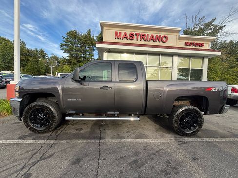 Used 2011 Chevrolet Silverado 2500 LT w/ Interior Plus Package image 12