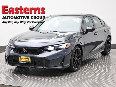 Used 2025 Honda Civic Sport image 1