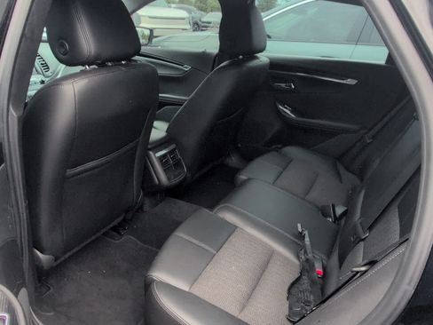 Used 2018 Chevrolet Impala LT FWD image 9