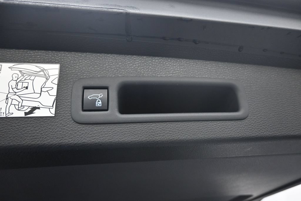 Used 2024 Toyota Sienna XSE w/ XSE Plus Package AWD/4WD image 16