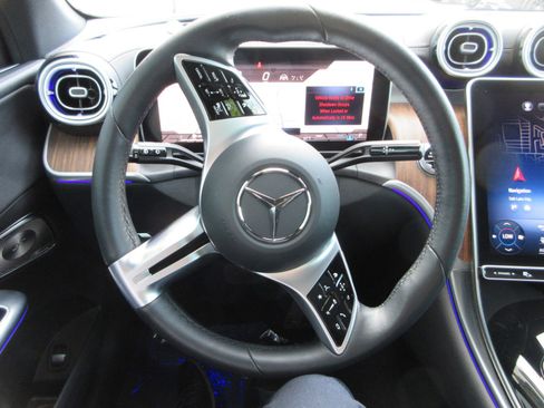 Used 2023 Mercedes-Benz GLC 300 4MATIC image 36