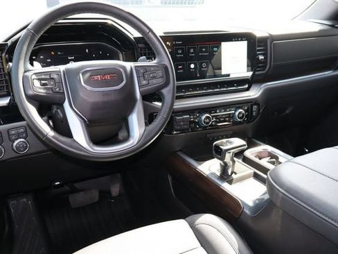 Used 2024 GMC Sierra 1500 SLT AWD/4WD image 4