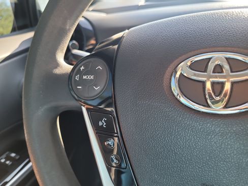 Used 2018 Toyota Prius C Two FWD image 27