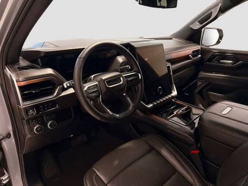 Used 2025 GMC Yukon XL Denali image 9