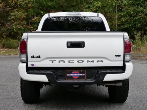 Used 2020 Toyota Tacoma TRD Sport image 24