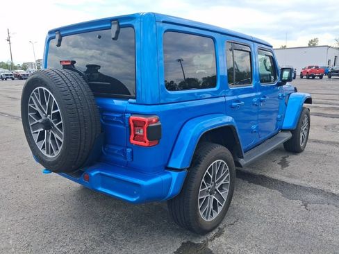 Used 2023 Jeep Wrangler Unlimited Sahara AWD/4WD image 4