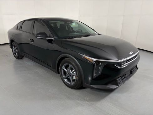 New 2026 Kia K4 FWD image 2