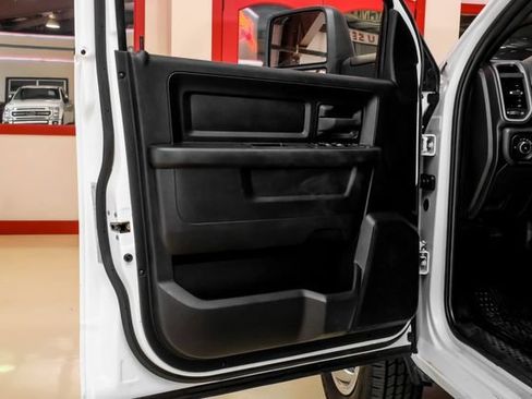 Used 2024 RAM 3500 Tradesman w/ Chrome Appearance Group AWD/4WD image 46