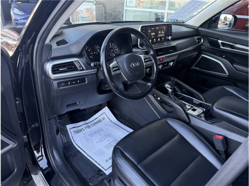 Used 2020 Kia Telluride LX FWD image 14