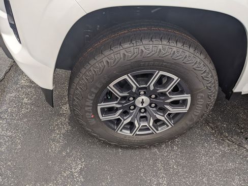 New 2026 Chevrolet Colorado Z71 w/ Technology Package image 11