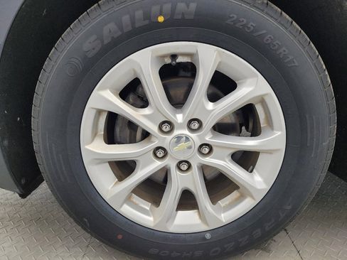 Used 2018 Chevrolet Equinox LS image 31