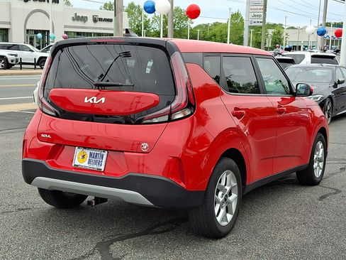 Certified 2023 Kia Soul LX w/ LX Technology Package FWD image 4