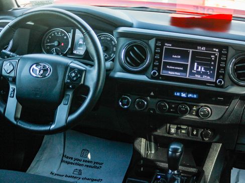 Used 2023 Toyota Tacoma TRD Off-Road image 12