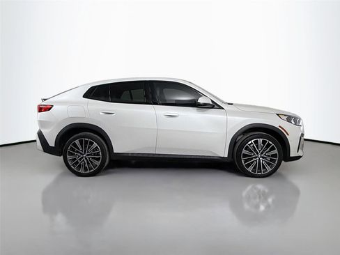 New 2026 BMW X2 xDrive28i w/ Technology Package AWD/4WD image 4