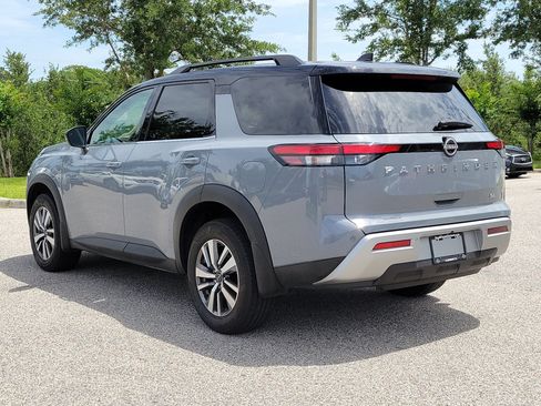 Certified 2024 Nissan Pathfinder SL FWD image 7