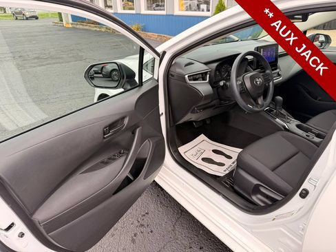 Used 2024 Toyota Corolla LE FWD image 12