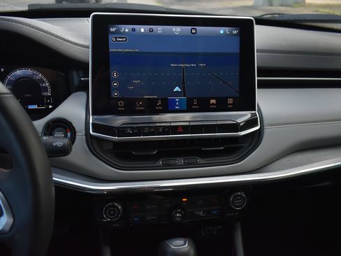 Used 2022 Jeep Compass Limited w/ Elite Group image 26