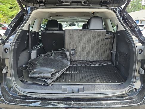 Used 2022 Toyota Highlander XLE image 33