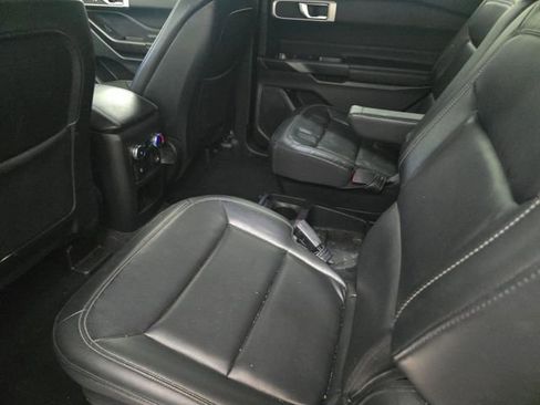 Used 2020 Ford Explorer XLT w/ Equipment Group 202A image 8