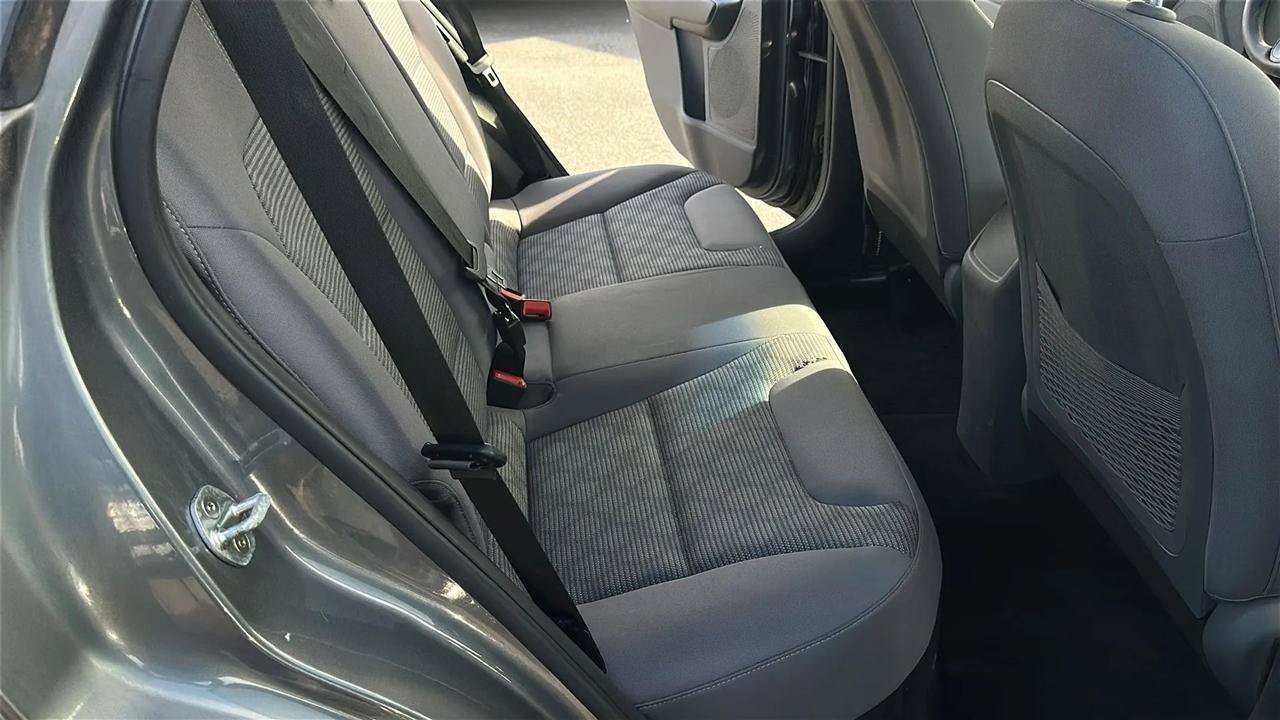 Used 2018 Kia Niro LX FWD image 30