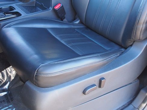 Used 2022 Nissan Frontier PRO-4X w/ Pro-4X Premium Package image 17