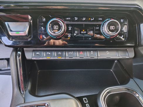 Used 2024 GMC Sierra 1500 AT4 w/ Technology Package image 38