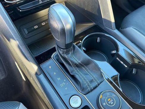 Used 2023 Volkswagen Atlas SEL Premium image 30