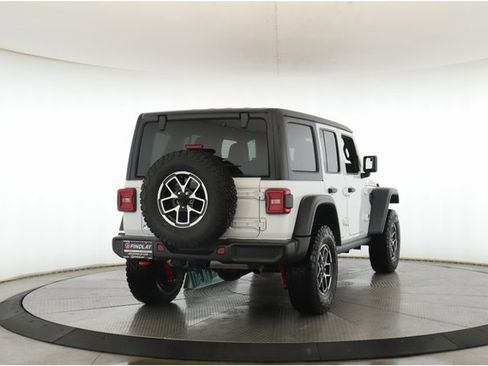Used 2024 Jeep Wrangler Unlimited Rubicon image 7