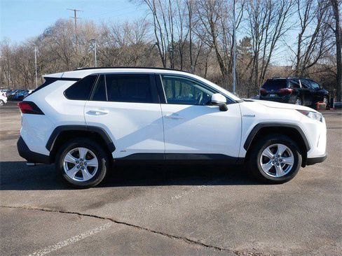 Used 2021 Toyota RAV4 XLE image 8