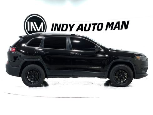 Used 2019 Jeep Cherokee Latitude Plus w/ Comfort/Convenience Group AWD/4WD image 3