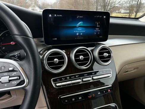 Used 2022 Mercedes-Benz GLC 300 GLC 300 image 40