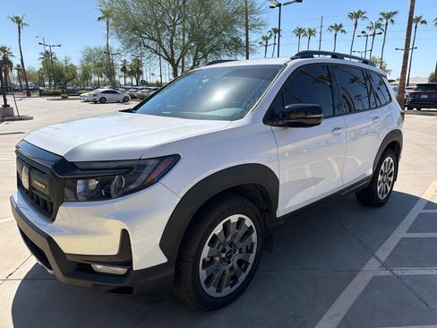 Used 2025 Honda Passport Black Edition image 1