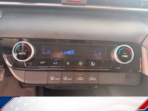 Used 2021 Hyundai Elantra SEL FWD image 16
