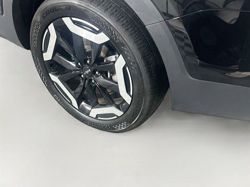 Used 2025 Kia Telluride S FWD image 11